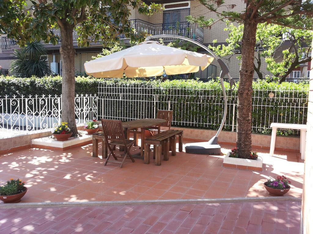 Rome Apartment D'Amata تْشامبينو الغرفة الصورة
